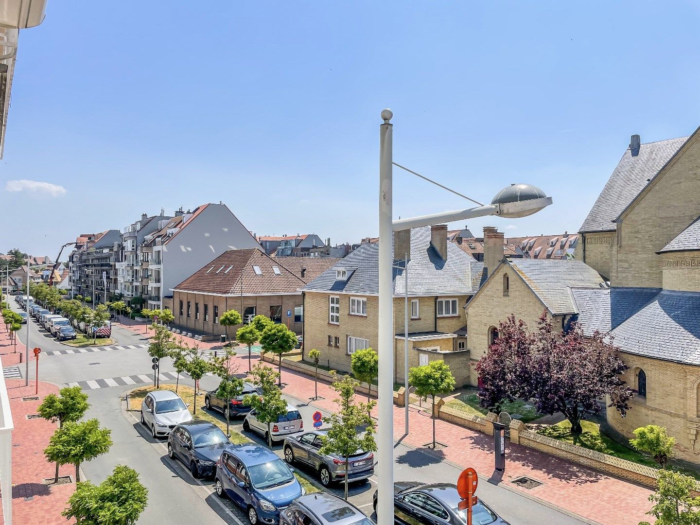 Zeer zonnig appartement met open zicht vlakbij de Dumortierlaan. foto 3