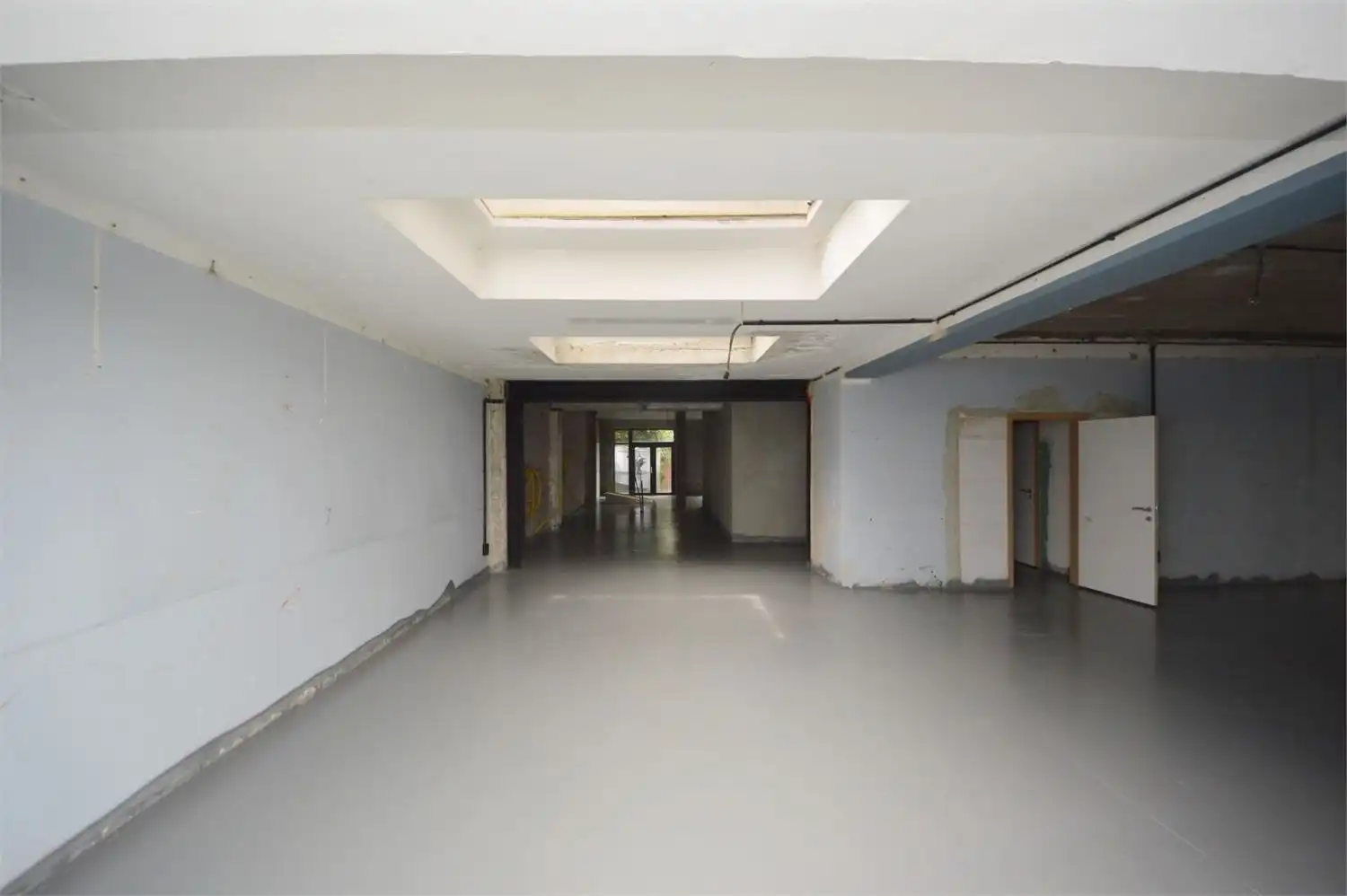 TOP GELEGEN HANDELSGELIJKVLOERS foto 5