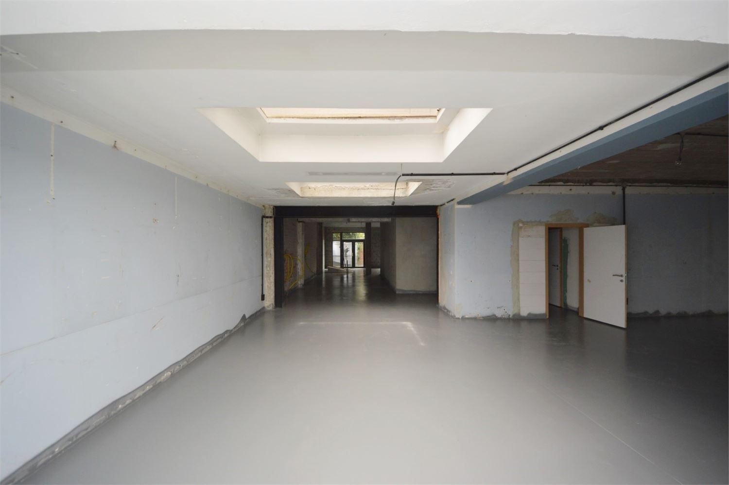 TOP GELEGEN HANDELSGELIJKVLOERS foto 5