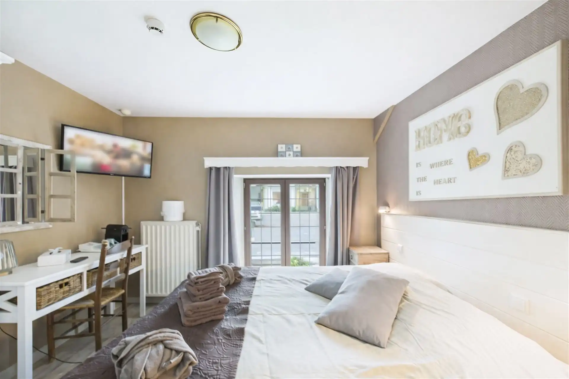 Hotel met 10 kamers in Corbion foto 10