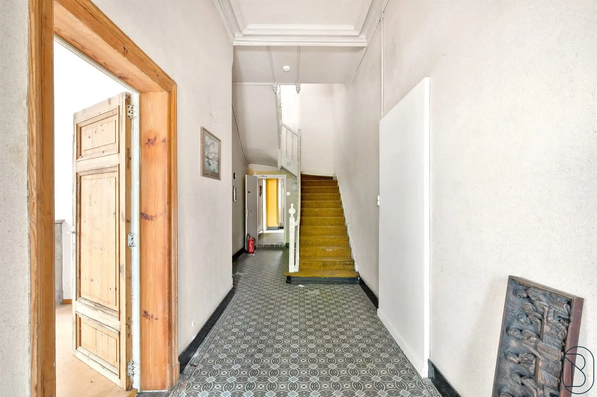 UNIEKE HERENWONING met OPRIT, GARAGES en TUIN foto 5