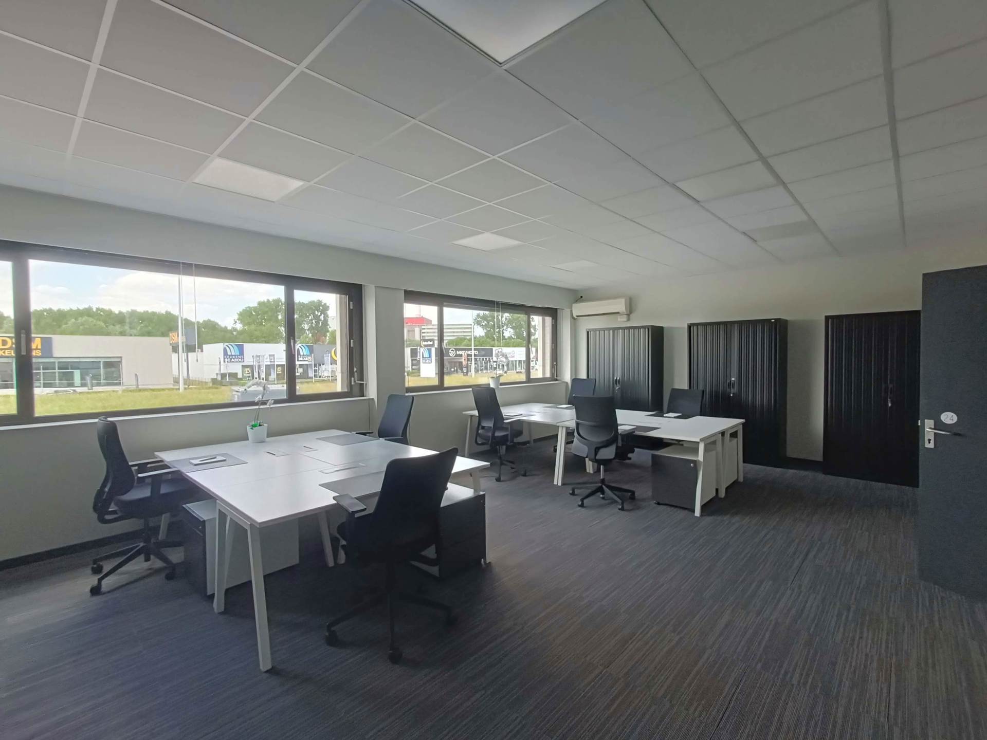 Kantoorgebouw te koop op uiterst strategische locatie foto 6