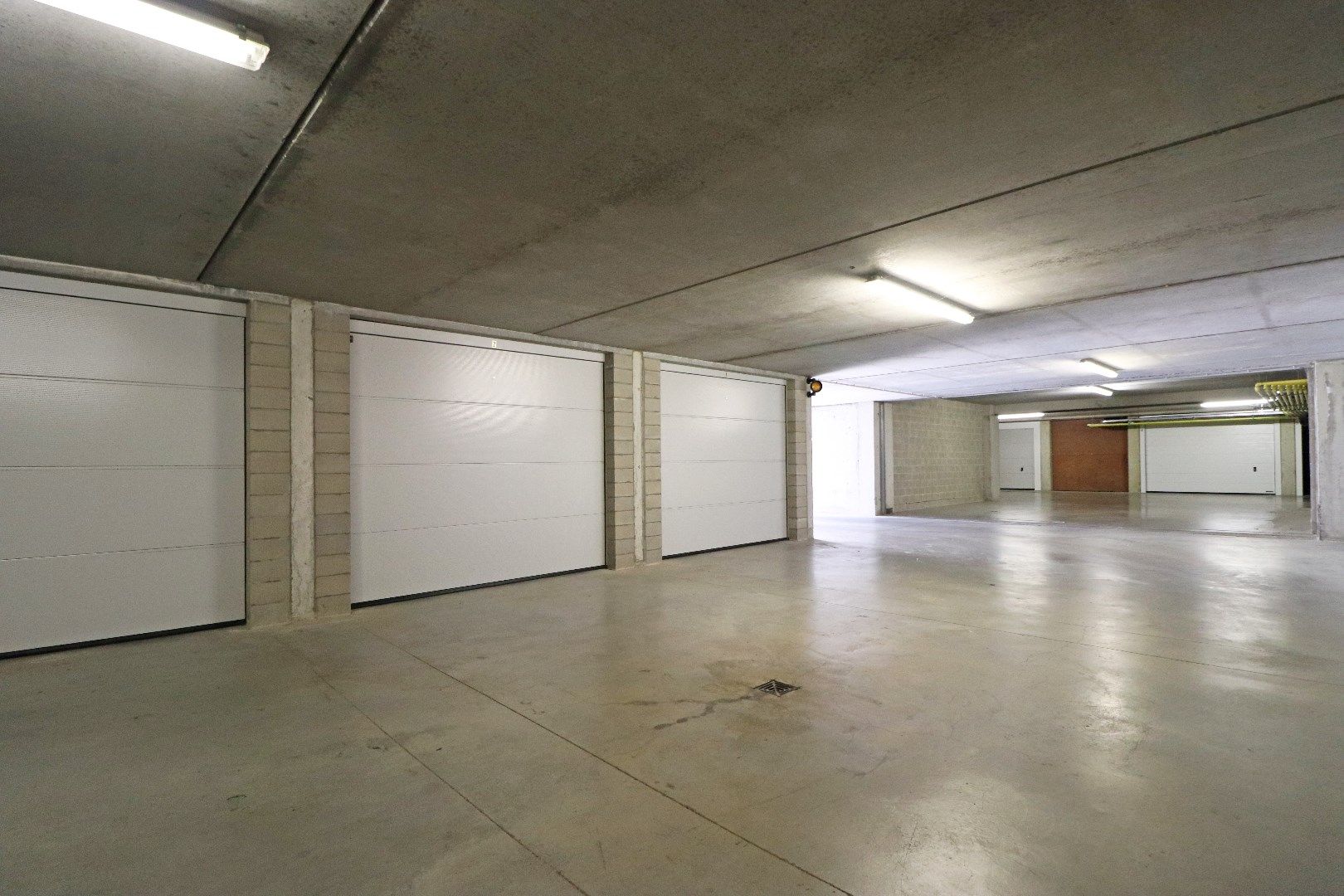 Ruim appartement met garage foto 9