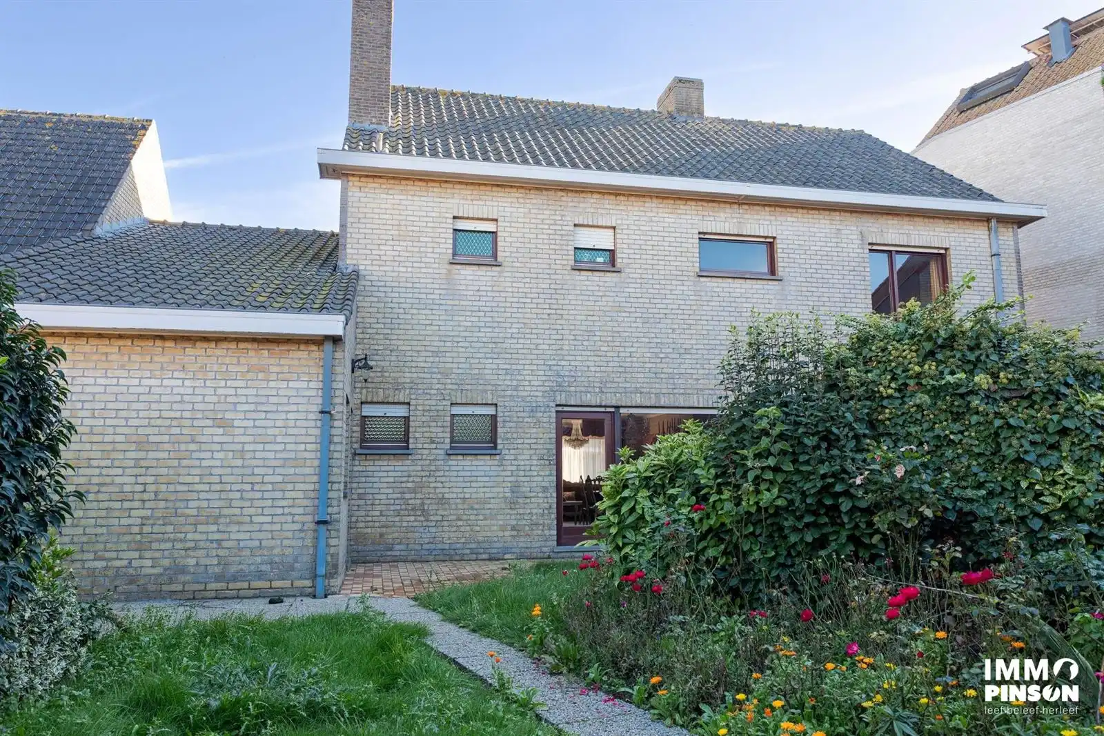 Woning met potentieel in dorpscentrum foto 15