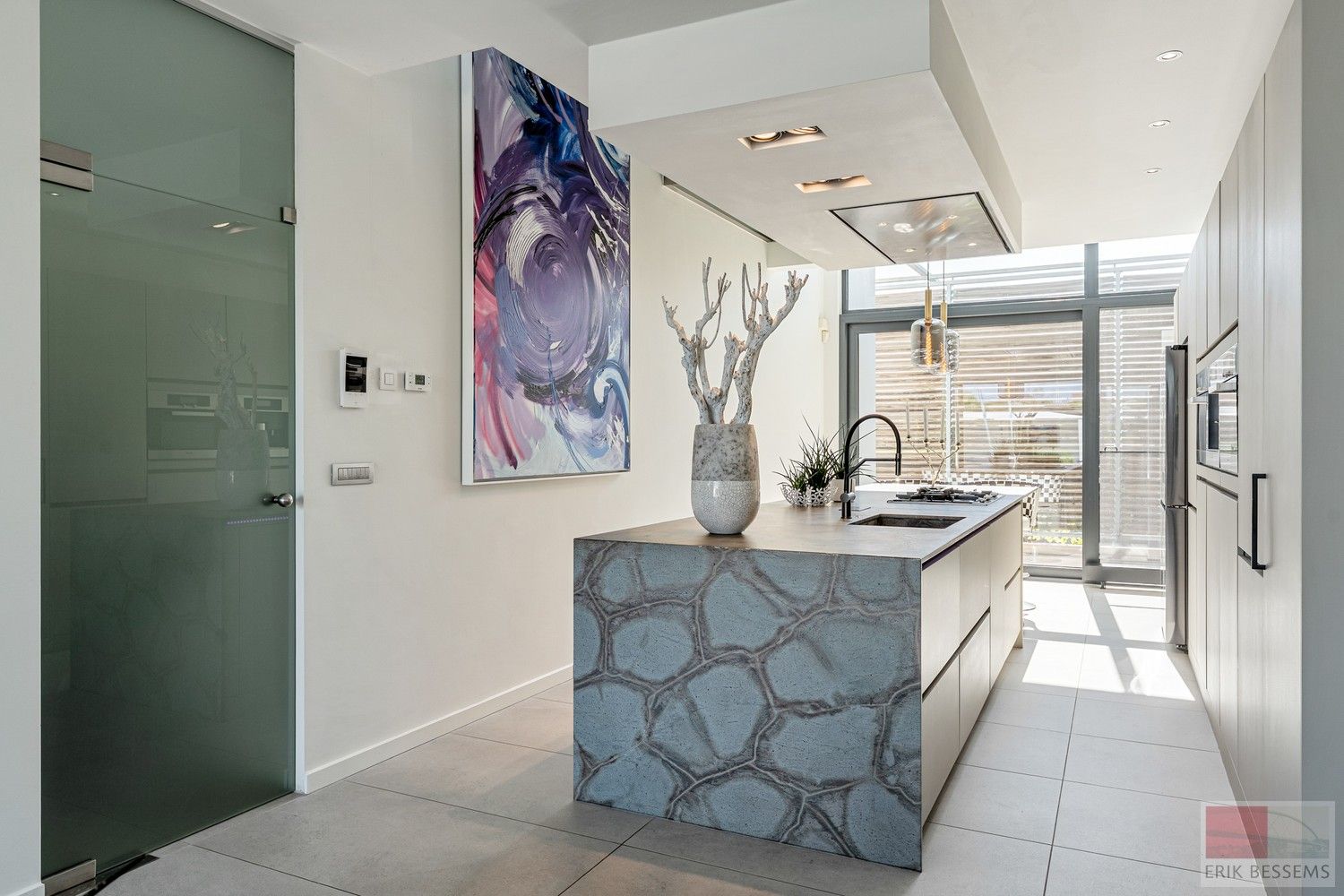 Moderne villa, gelegen op een perceel van 1.126 m², biedt 360 m² hoogwaardige woonoppervlakte foto 12