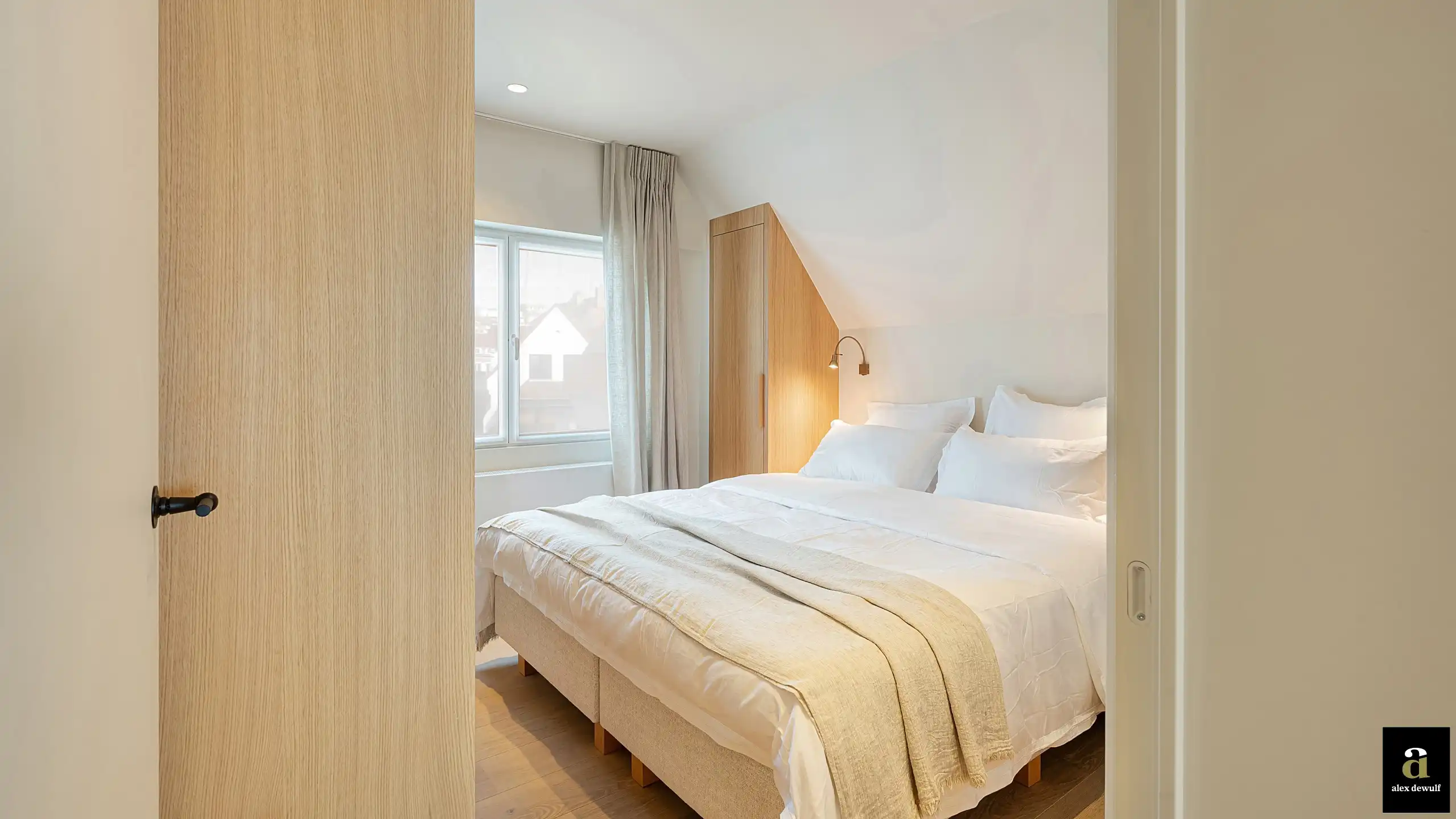 Uitstekend gelegen, volledig gerenoveerde koppelvilla te Duinbergen, op wandelafstand van het strand en de duinen. foto 29