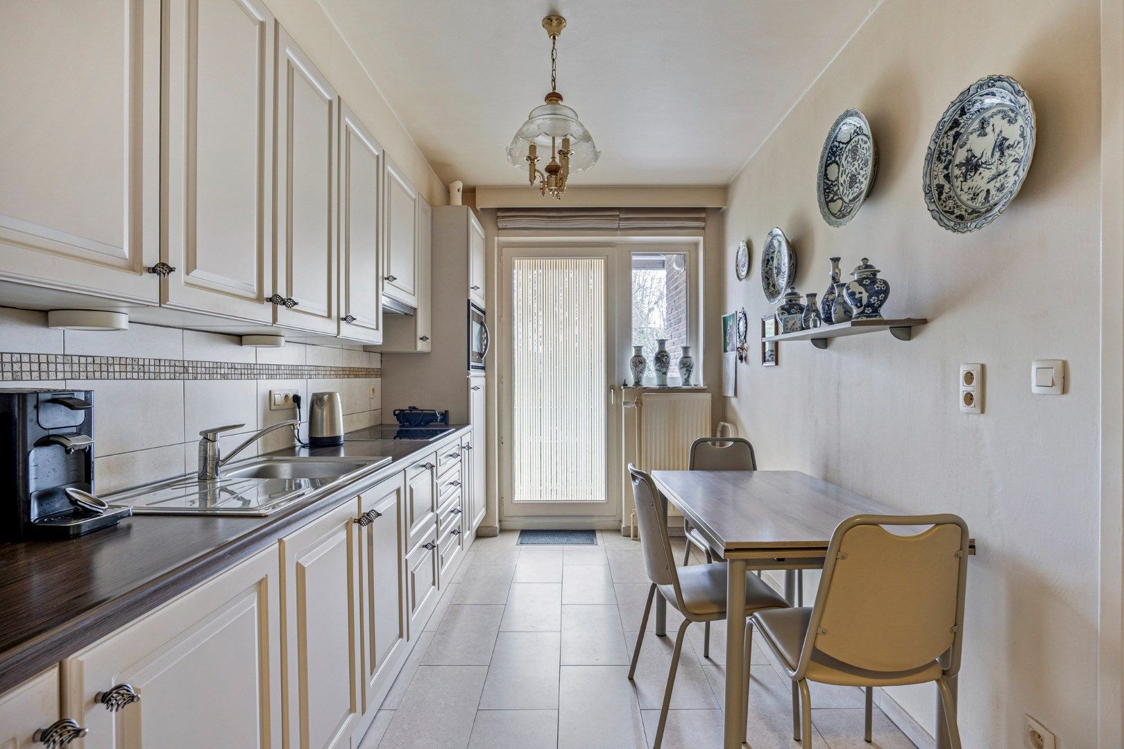 Ruim appartement met zicht op de middeleeuwse Wallen te Tongeren - Verkoop met lijfrente foto 11