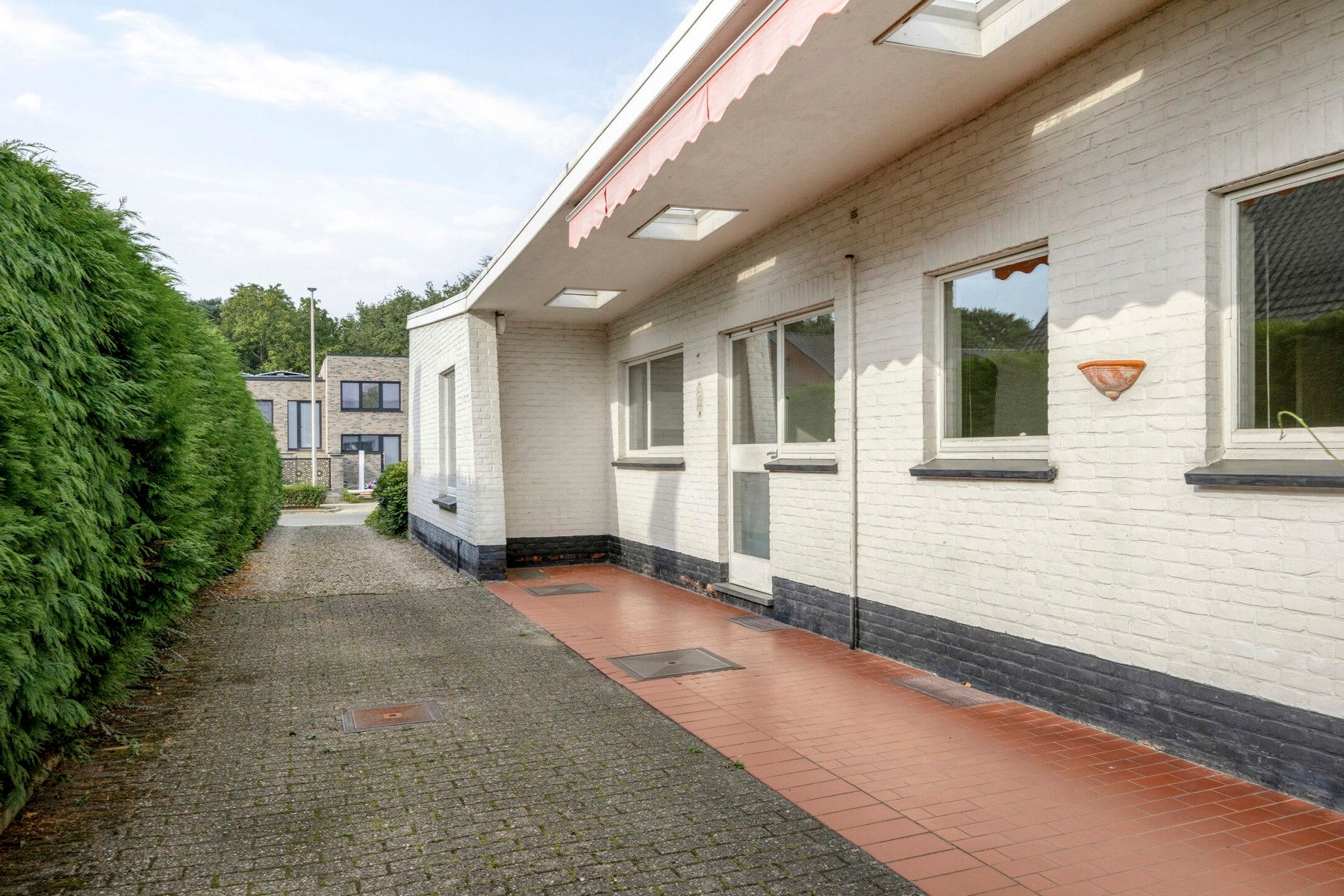 Vrijstaande woning met 4 slaapkamers foto 2