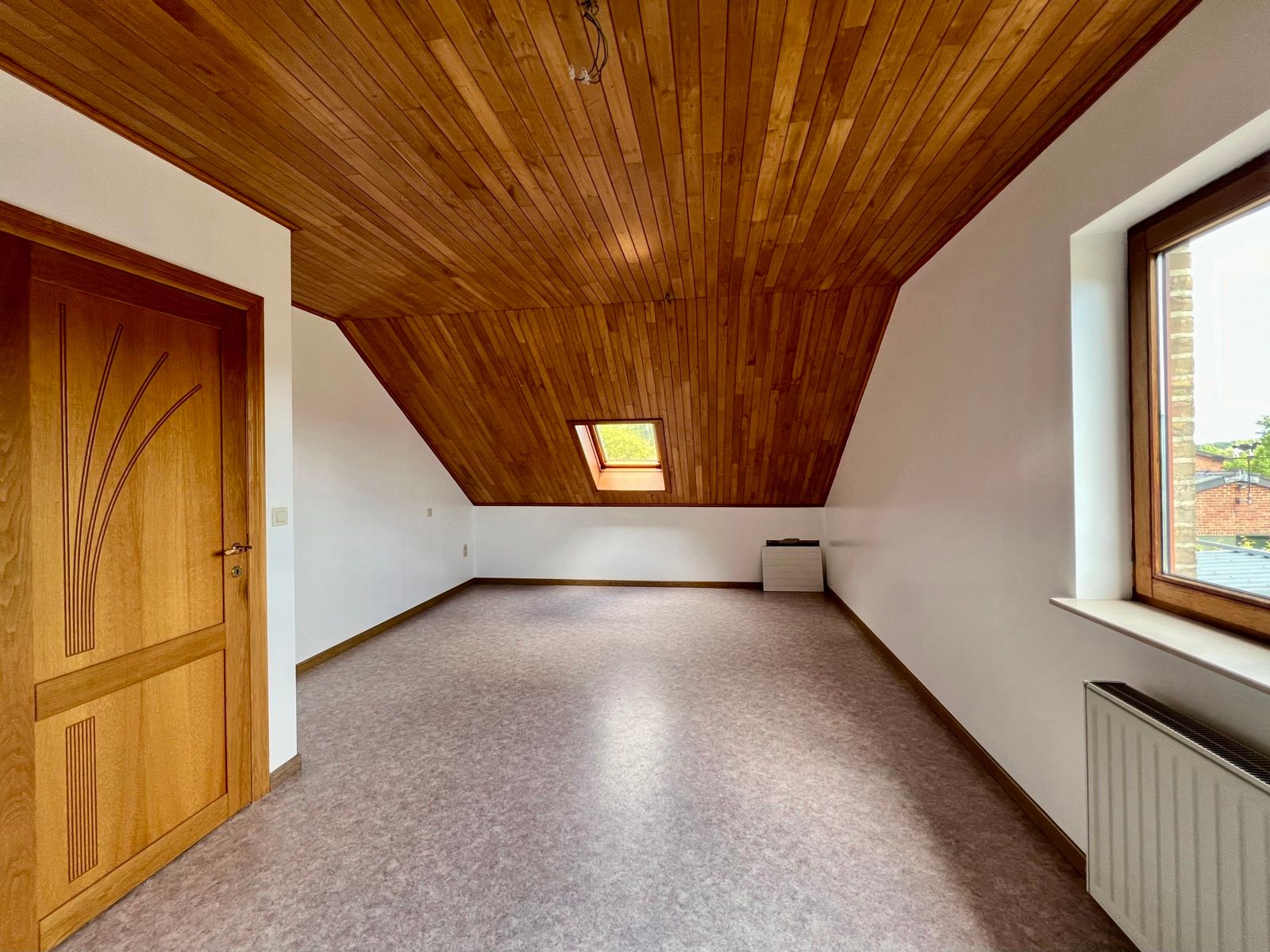 Ruime lichtrijke woning te huur foto 27