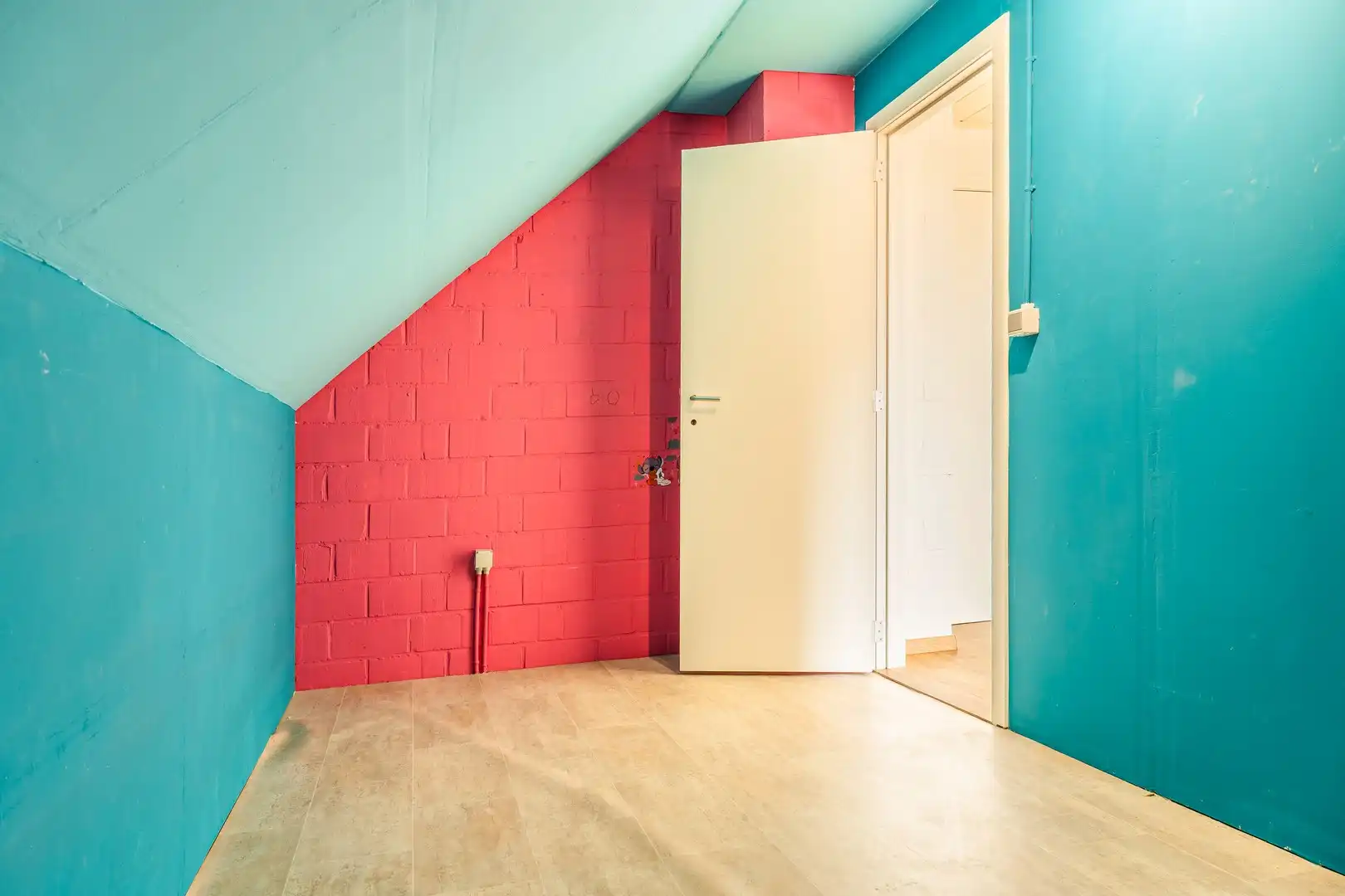 Ruime half open bebouwing in het centrum foto 16