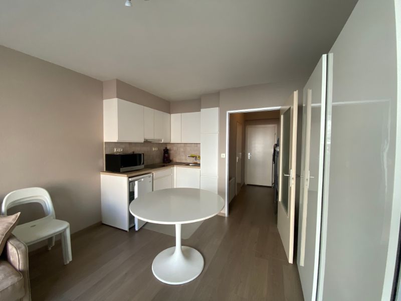 Gemeubelde studio te huur op jaarbasis foto 2