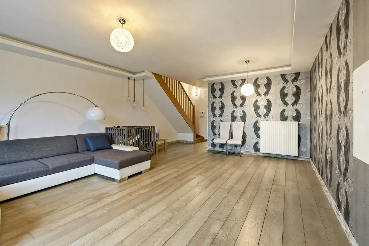 Instapklare woning met garage te koop in Bilzen foto 8