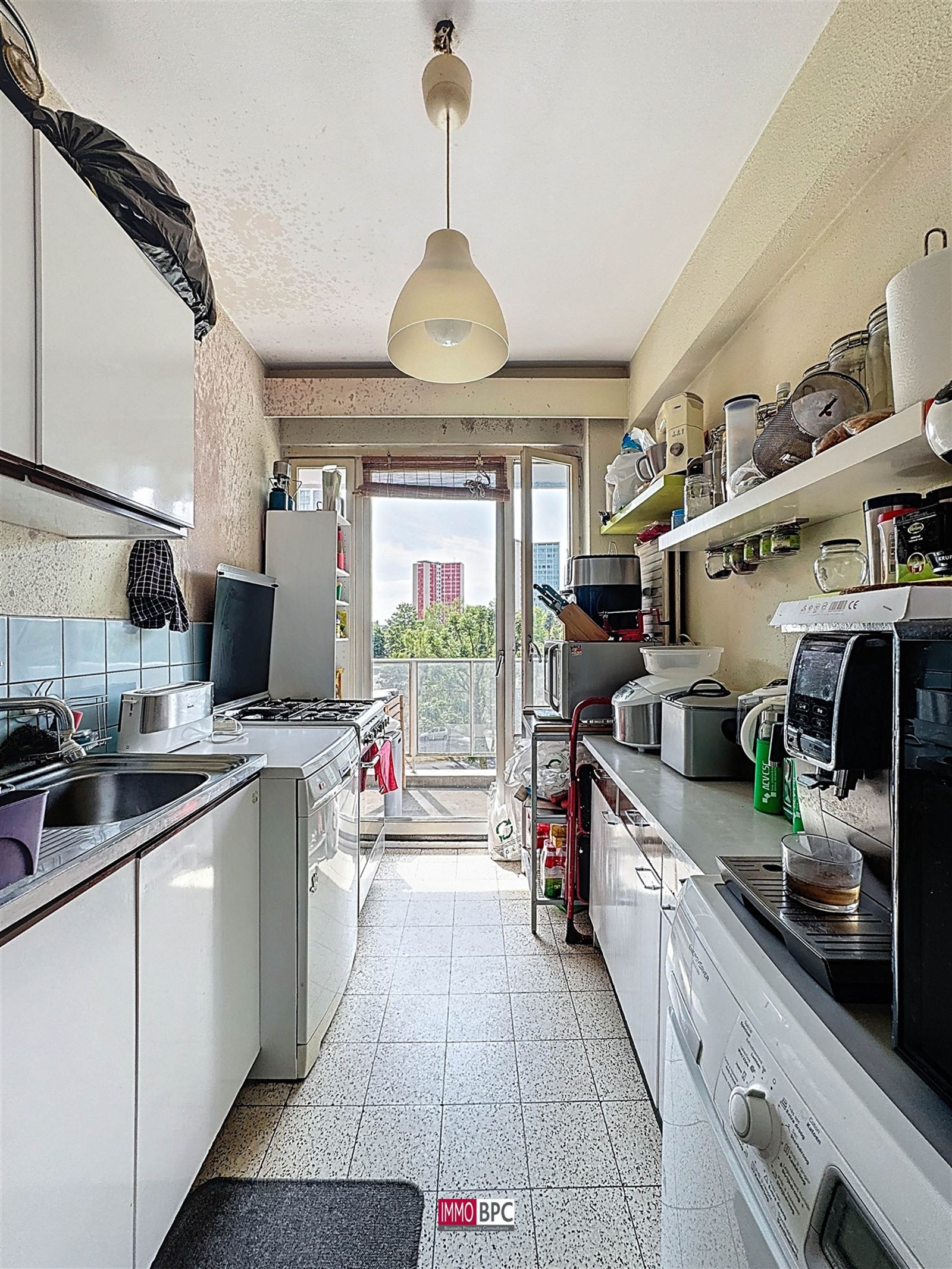 Te renoveren 2-slaapkamerappartement met zuidgericht terras foto 5