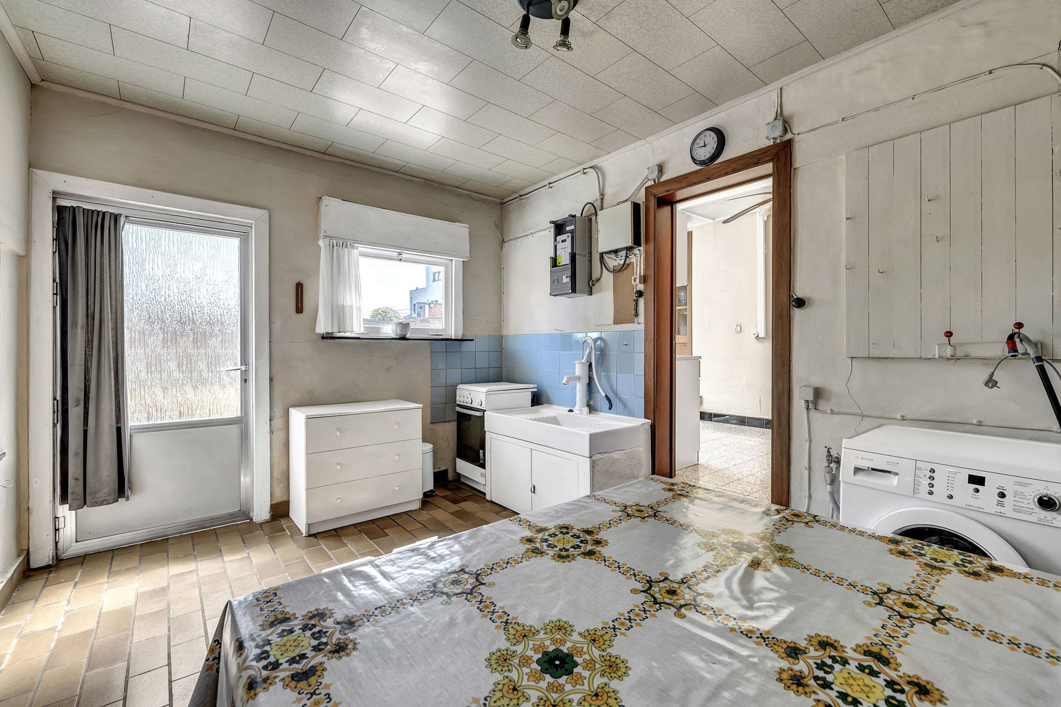 Te renoveren woning met naastliggende grond foto 11