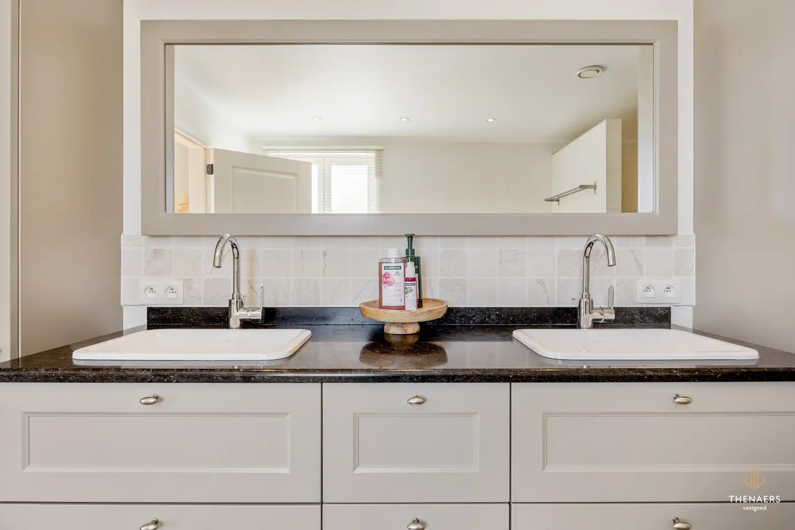 Stijlvolle pastoriewoning met ruimte, comfort en een prachtig afgewerkt geheel in Sint-Truiden. foto 23