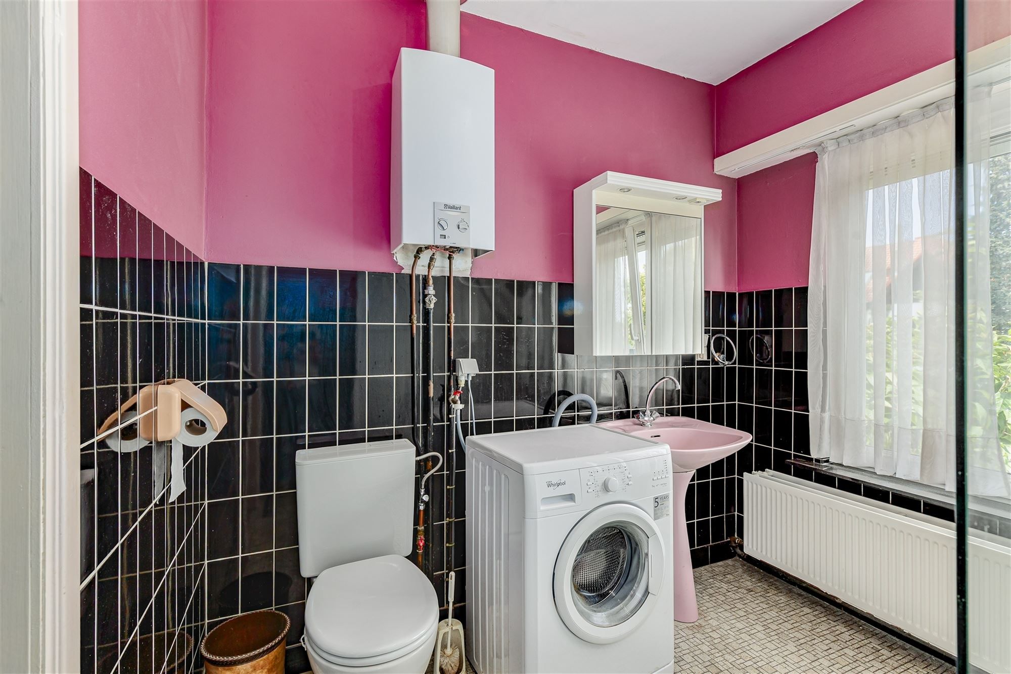 Te renoveren woning met 3 slpk, terras en ruime tuin in Wommelgem! foto 19