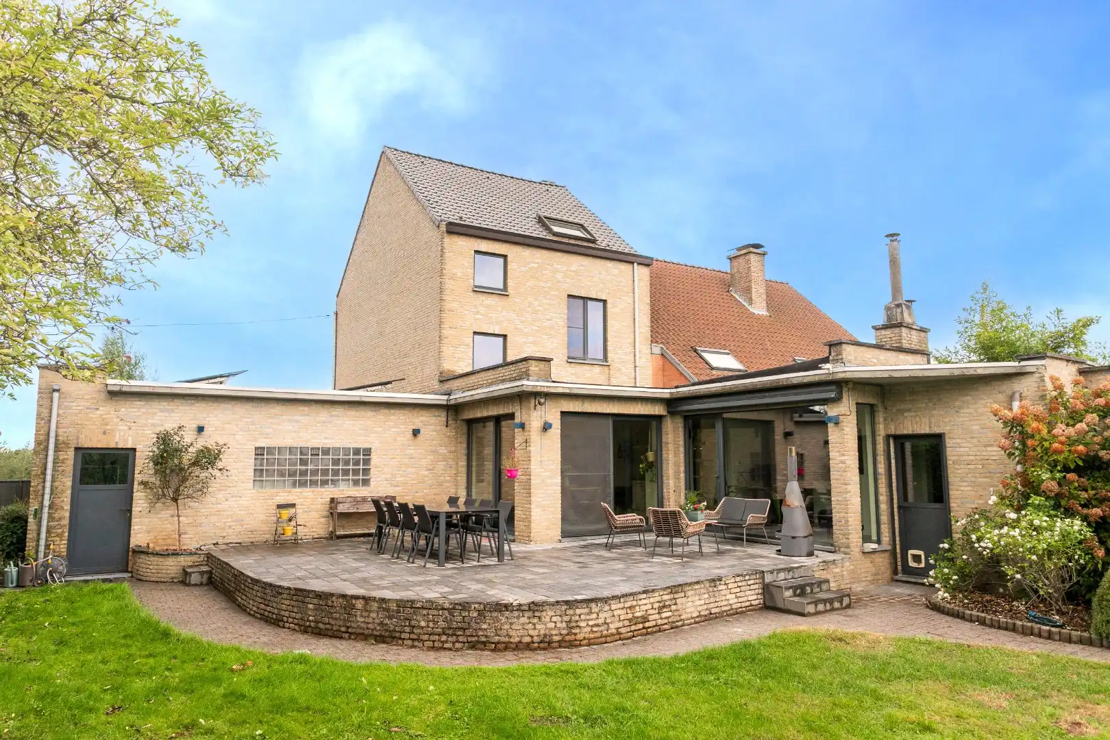 Instapklare driegevelwoning met 3 slpk te Lembeek foto 17