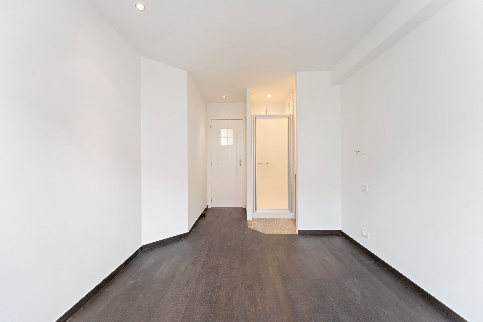 Gerenoveerd, lichtrijk appartement  foto 11