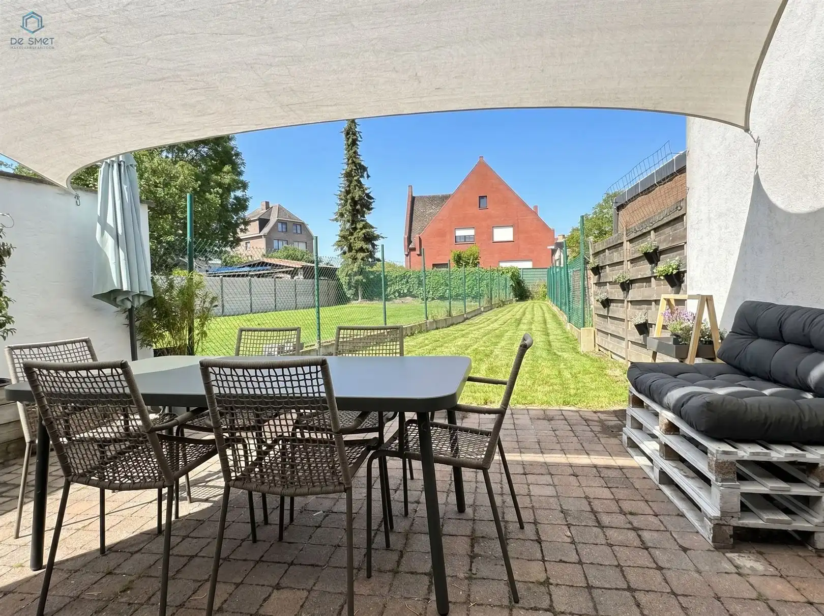 Instapklare gezinswoning met garage, tuin en centrale ligging foto 2