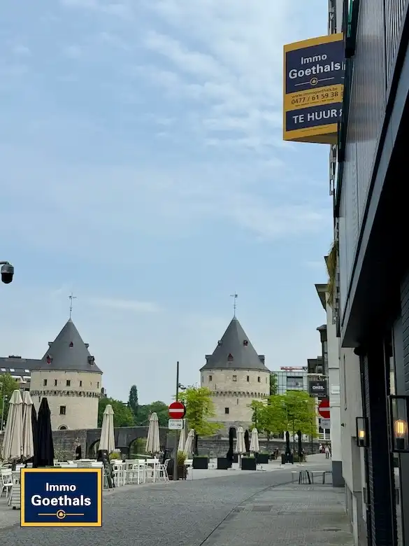 Luxe appartement met zicht op de Leie en de Broeltorens. 2 kamers en terras. foto 3
