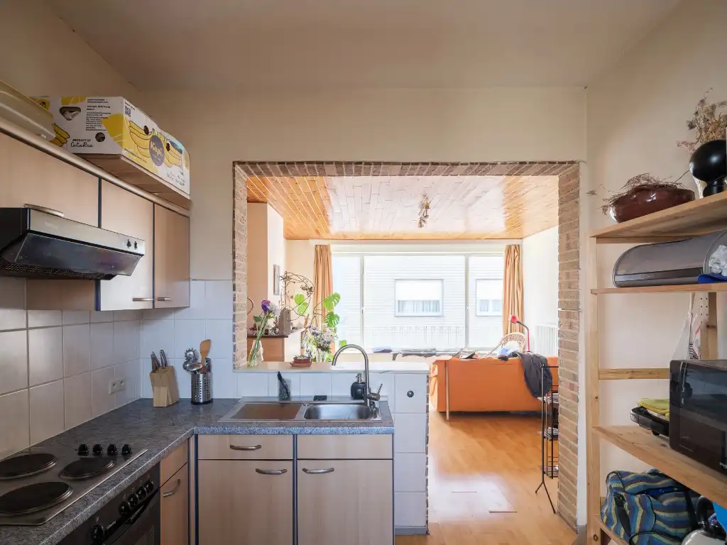 Opbrengsteigendom met magazijn en twee appartementen nabij Gent foto 12