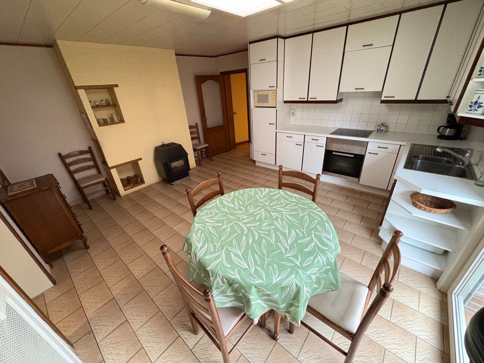 Halfopen bebouwing mét magazijn te koop! foto 11