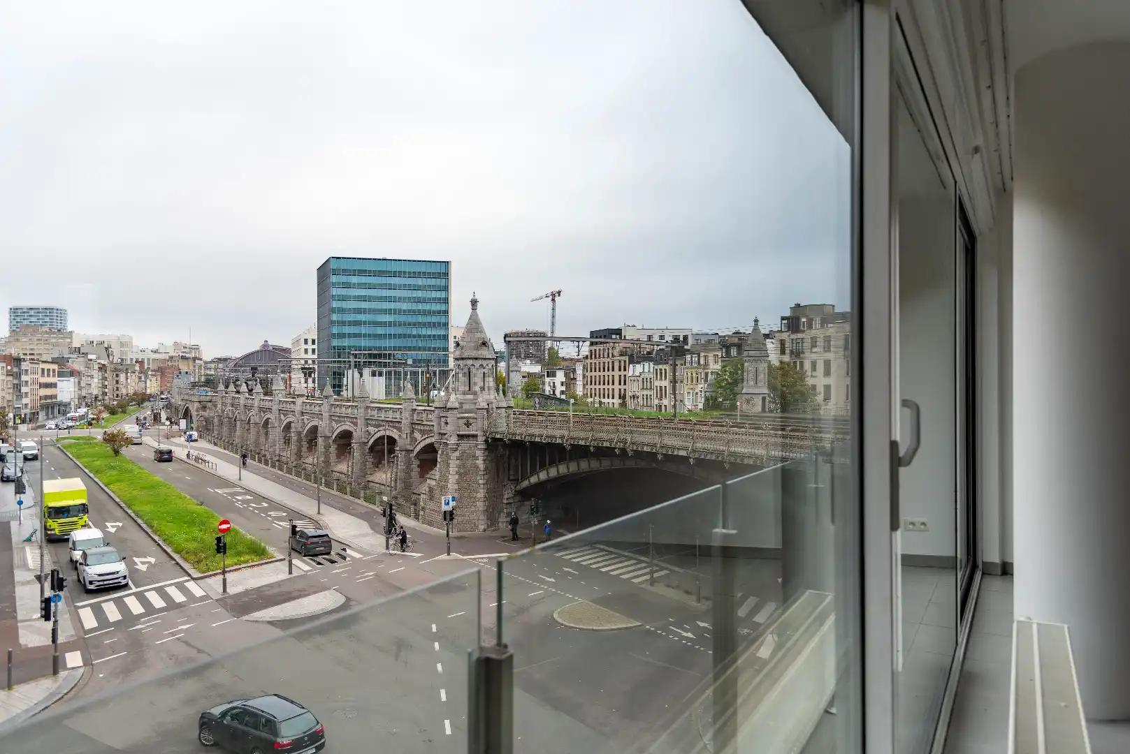 Zeer ruim en energiezuinig appartement met autostaanplaats foto 3