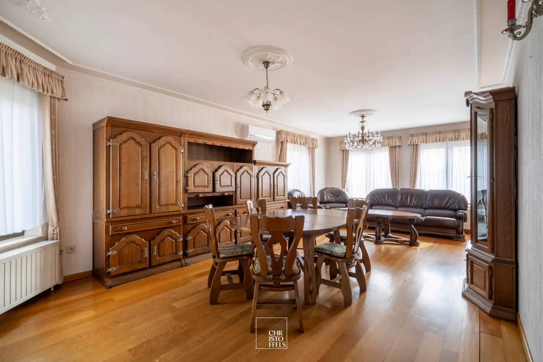 Ruime gezinswoning (232m²) met 5 slaapkamers te Zutendaal!  foto 5