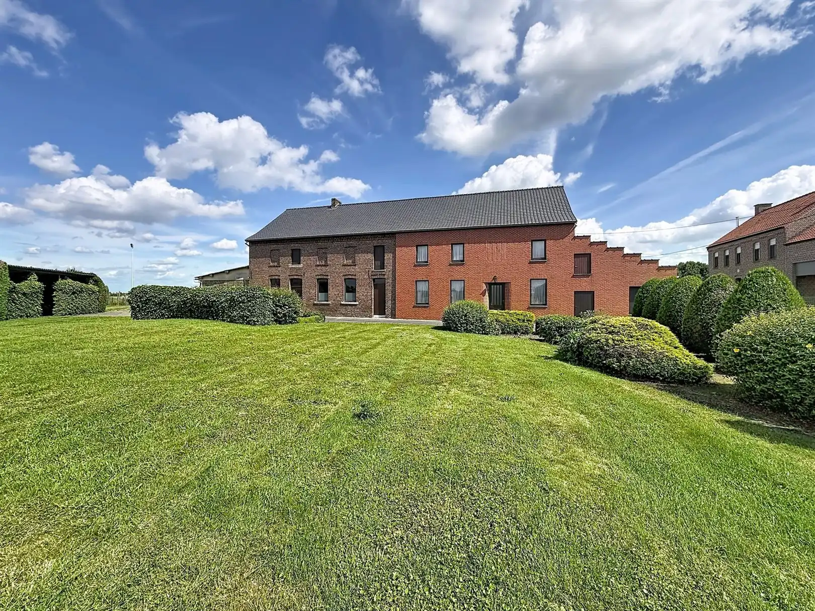 Voormalige hoeve met aanbouw en tuin, 26a 01ca foto 32