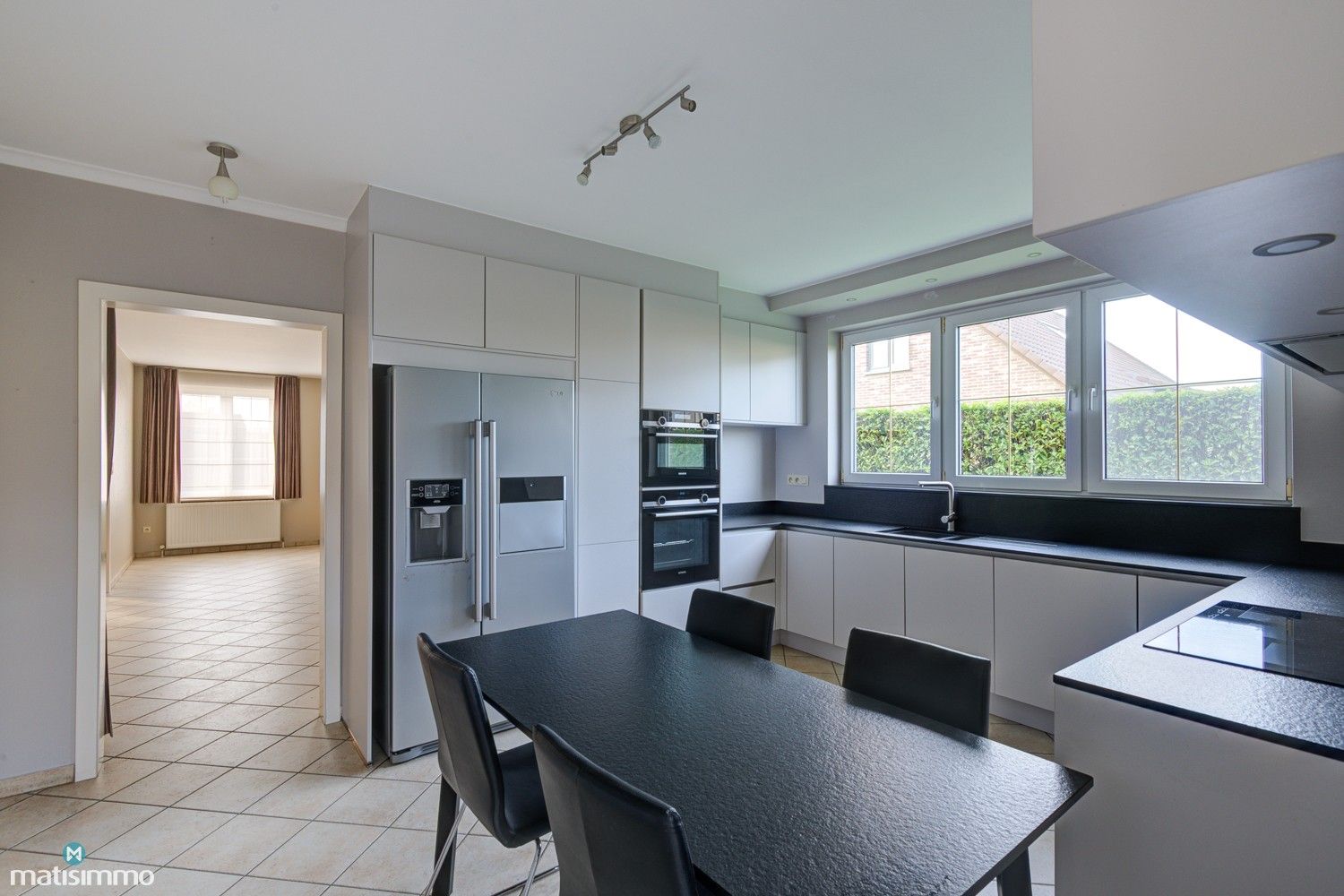 UITZONDERLIJK RUIME WONING MET 5 SLAAPKAMERS EN ONDERHOUDSVRIENDELIJKE TUIN TE MOPERTINGEN foto 8