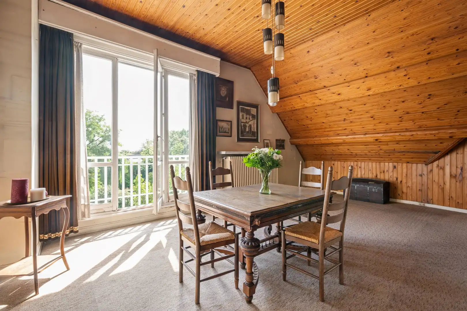 Robuuste halfopen te renoveren woning van de gekende Kortrijkse architect Poly Scherpereel met 3 volwaardige verdiepingen en verrassend ruimtes foto 22