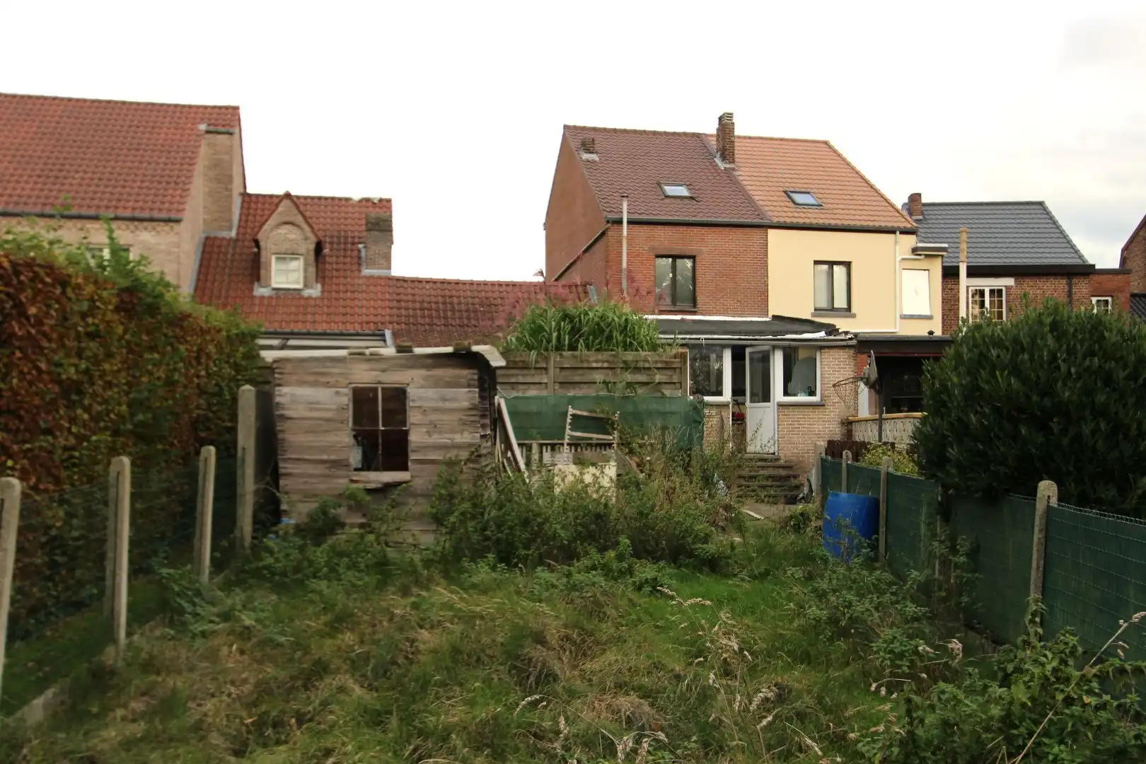 Ruime woning met terras en diepe tuin - stadsrand Tongeren foto 11