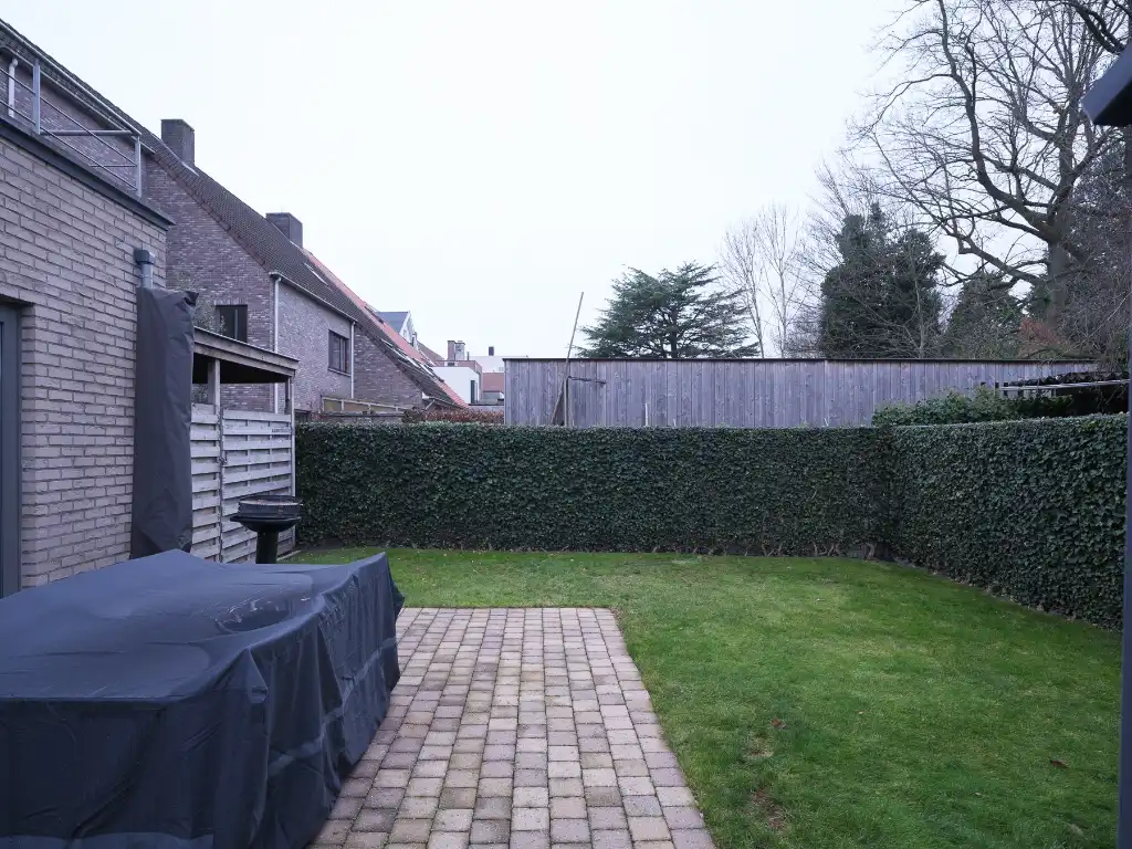Gentbrugge - Licht op te frissen gelijkvloers appartement met 2 slaapkamers en tuin foto 8