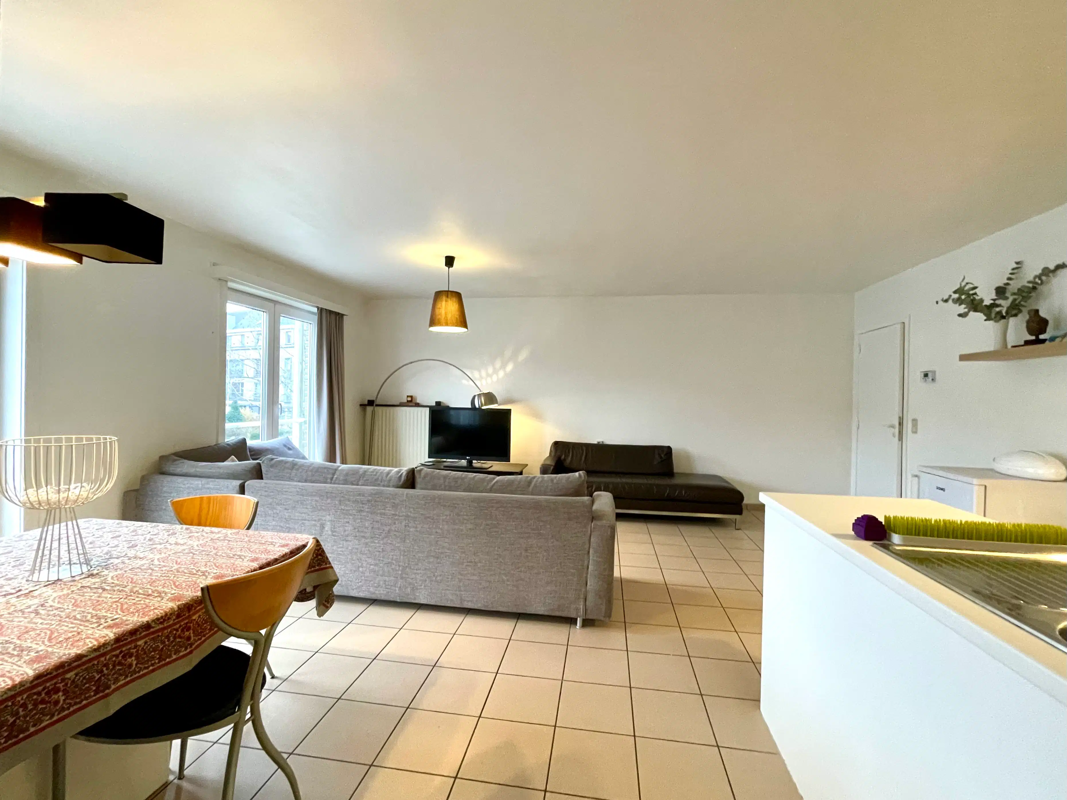 Lichtrijk appartement met zicht op het Groenplein foto 4