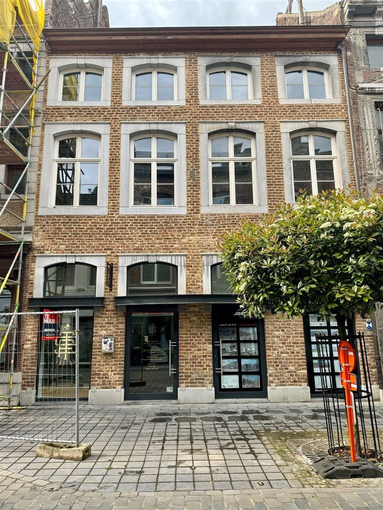 Karaktervolle handelsruimte met diverse mogelijkheden in hartje Maaseik  foto 11