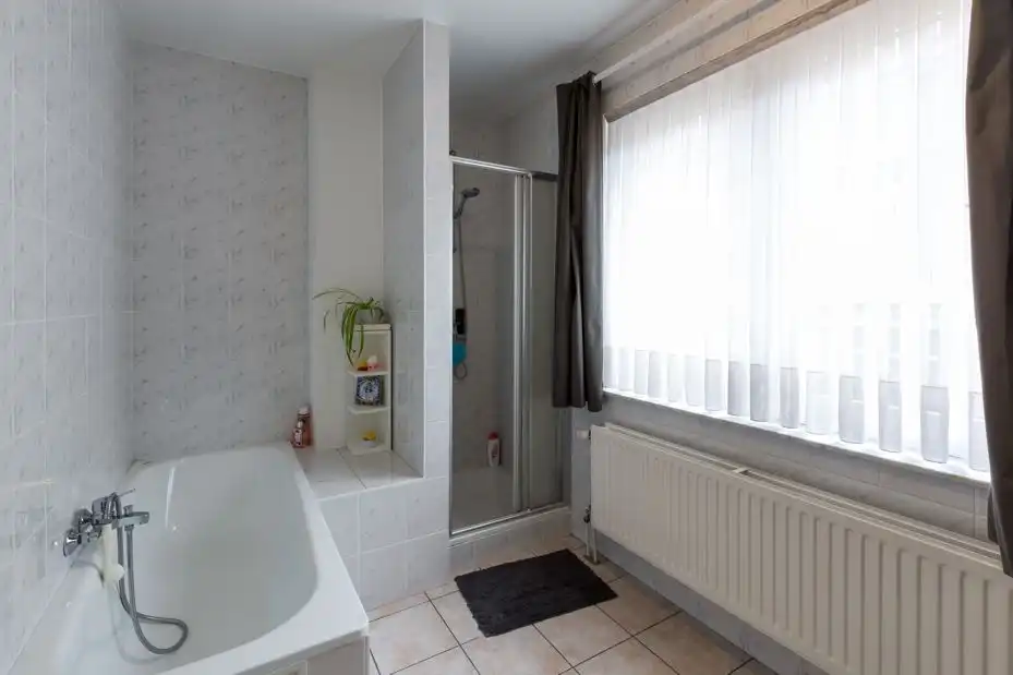 ZEER RUIM APPARTEMENT MET GARAGE, CENTRUM DIEST! foto 24