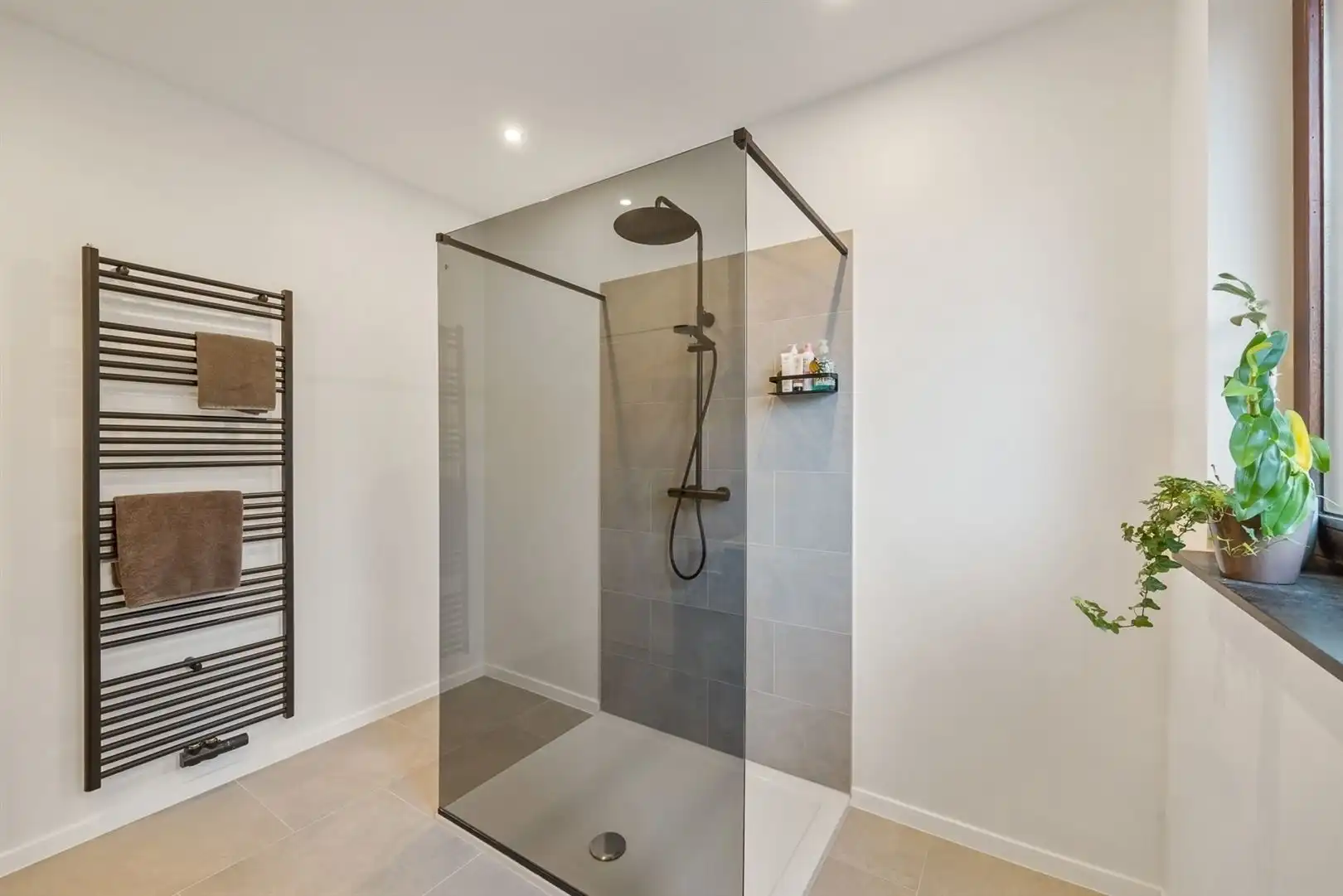 Instapklaar & centraal appartement met 3 slaapkamers foto 14