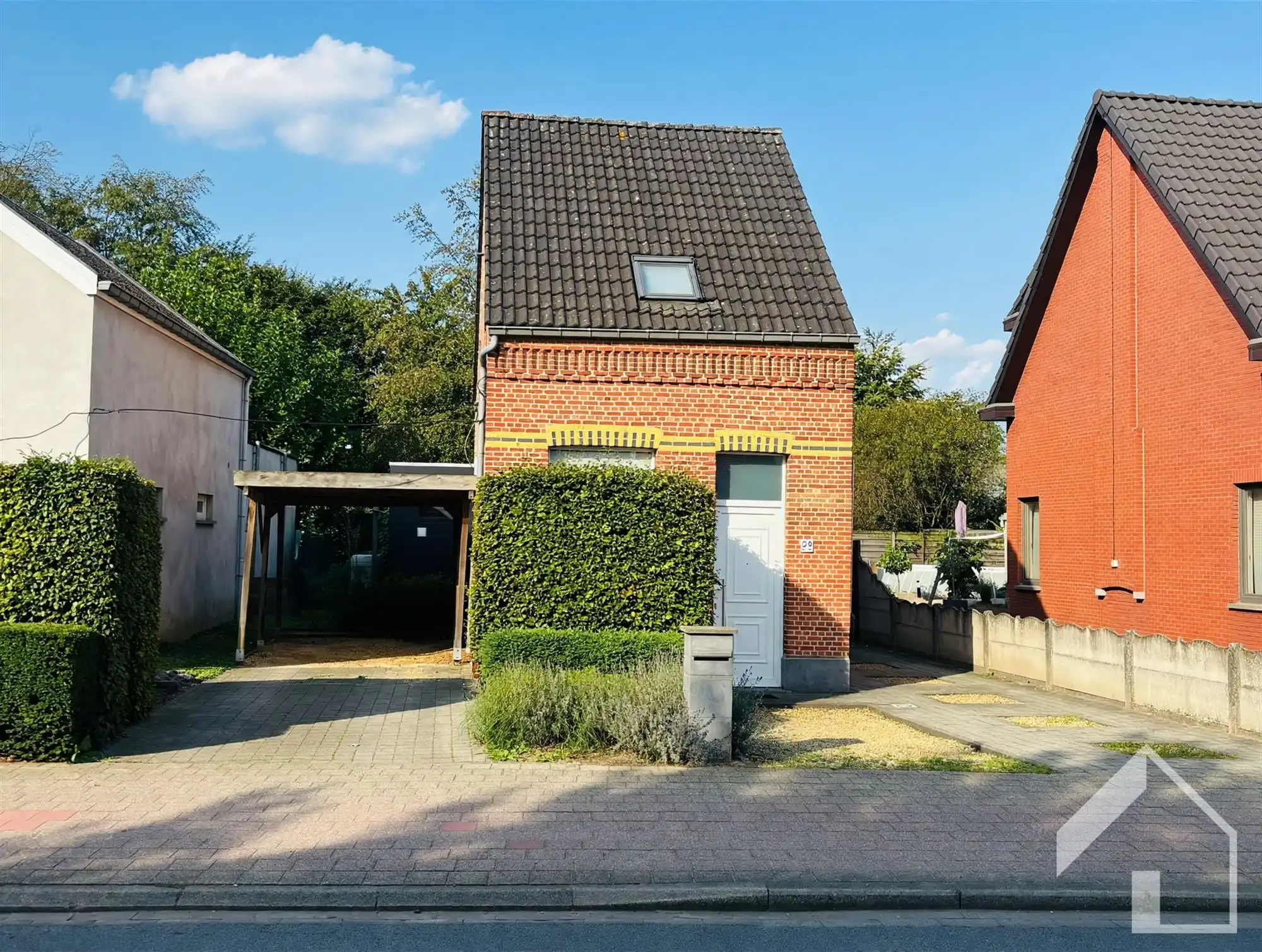 Hoofdfoto van de publicatie: Leuke en instapklare starterswoning