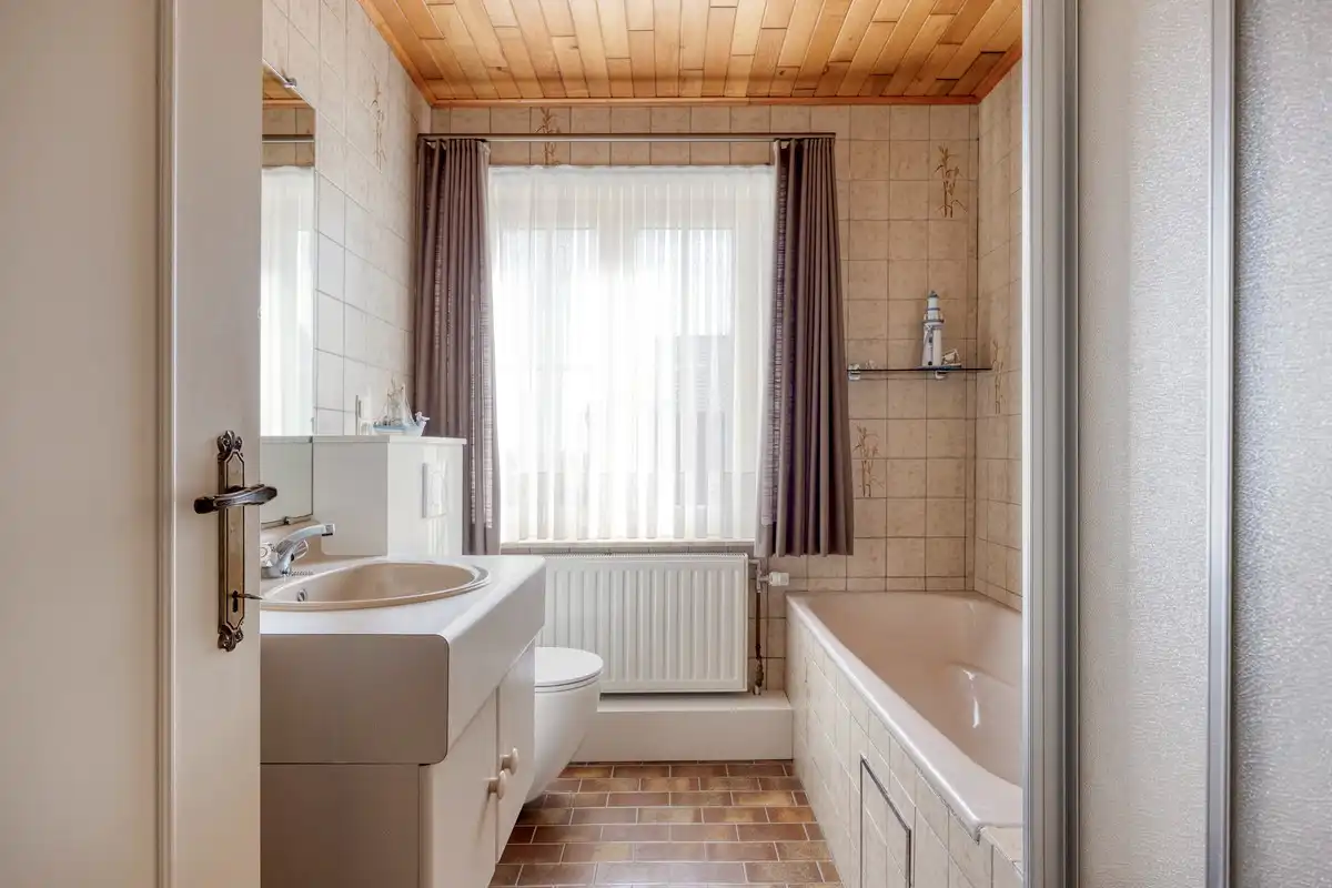 Instapklare halfopen woning met veranda, garage en tuin in Rosmeer. foto 13