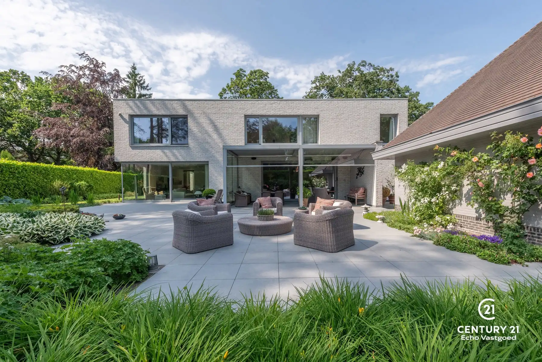 Exclusieve onderhouden architectenvilla in villawijk De Lint foto 3