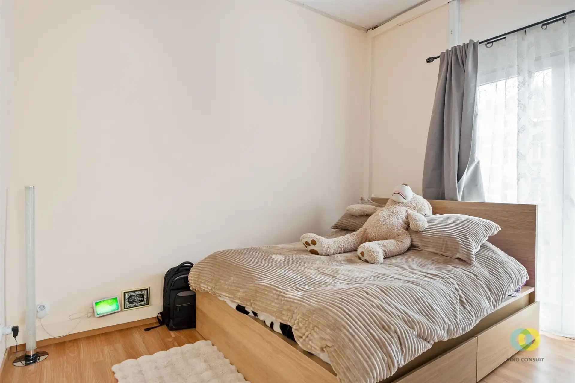 appartementsgebouw met drie units foto 11