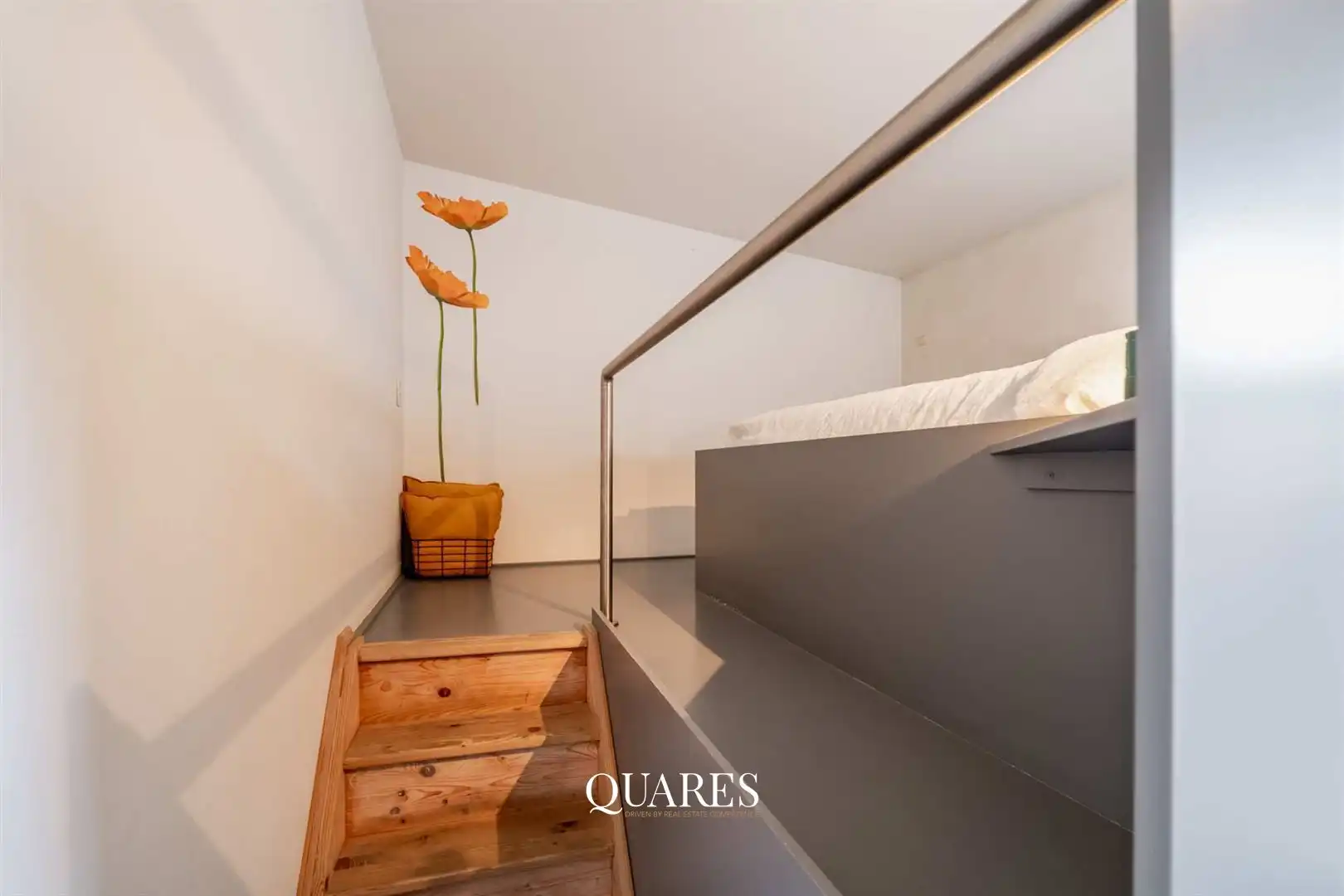 Instapklaar app. met terras in historisch centrum foto 13