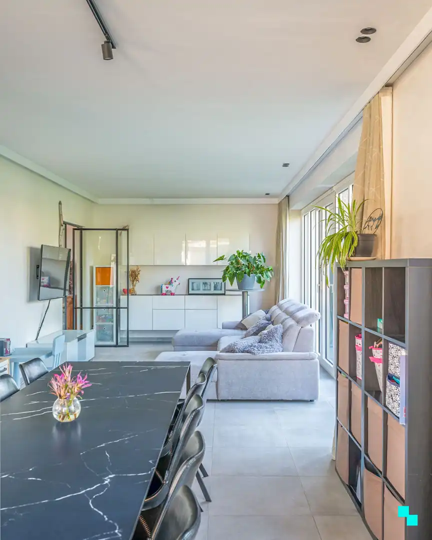 Instapklare woning met vijf kamers in het hart van Merelbeke foto 4