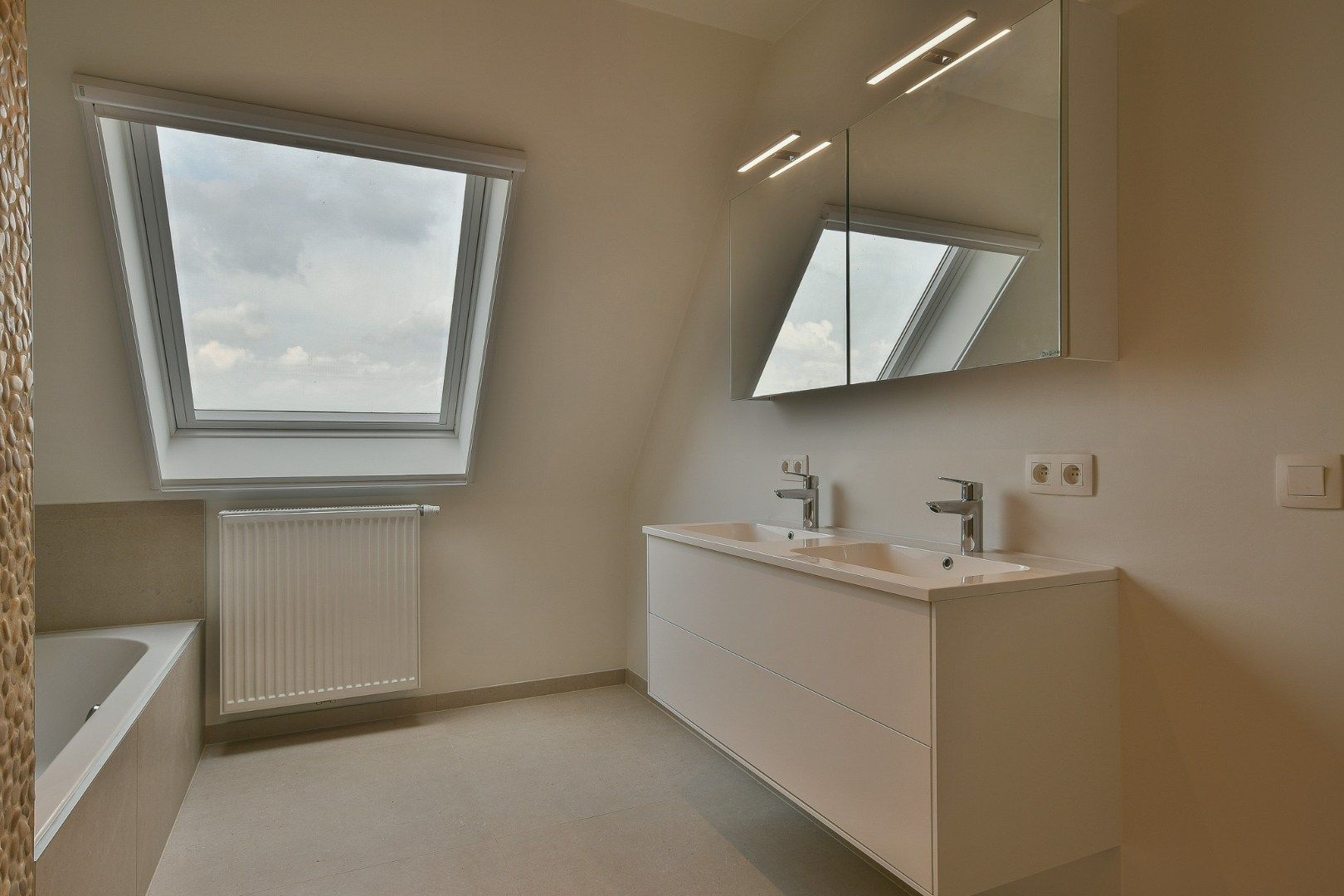 Ruim instapklaar nieuwbouwappartement (167 m²) met 3 slaapkamers en groot terras in centrum Eernegem foto 13