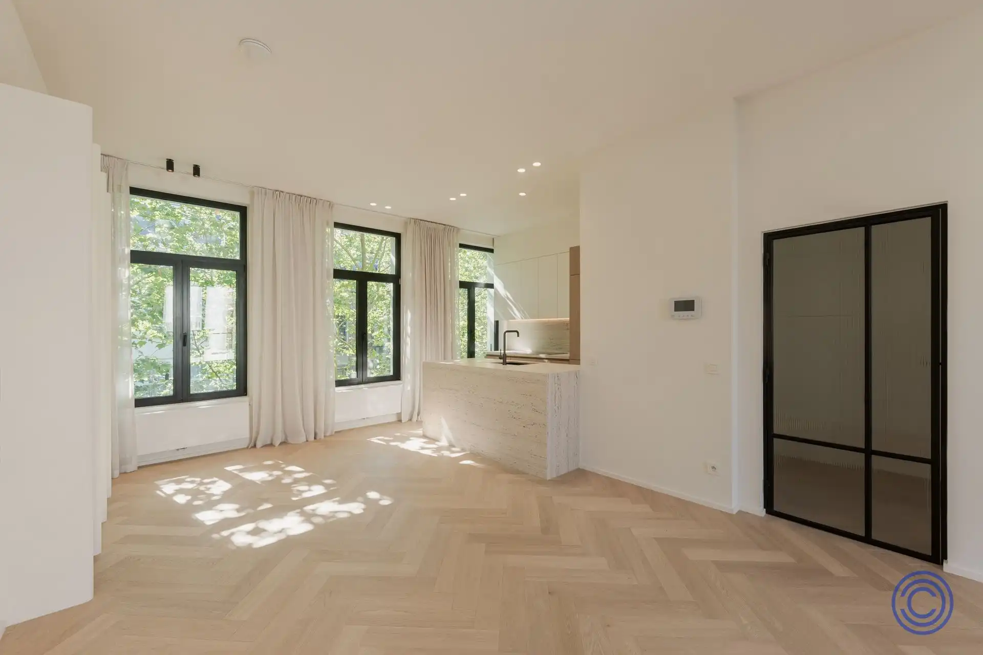 Exclusief appartement met zonneterras nabij de geliefde Marnixplaats foto 3