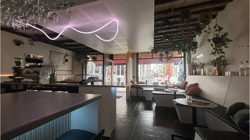 Overname instapklare en trendy Koffie- en Wijnbar met Terras in Brugge foto 7
