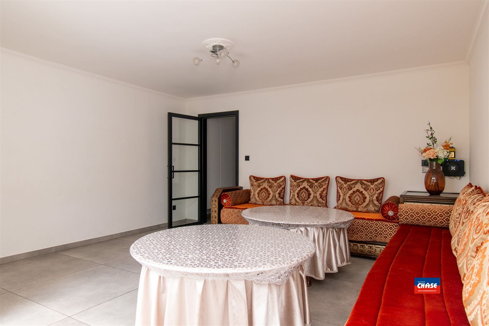 Gerenoveerde rijwoning met 4/5 slaapkamers en grote tuin foto 11