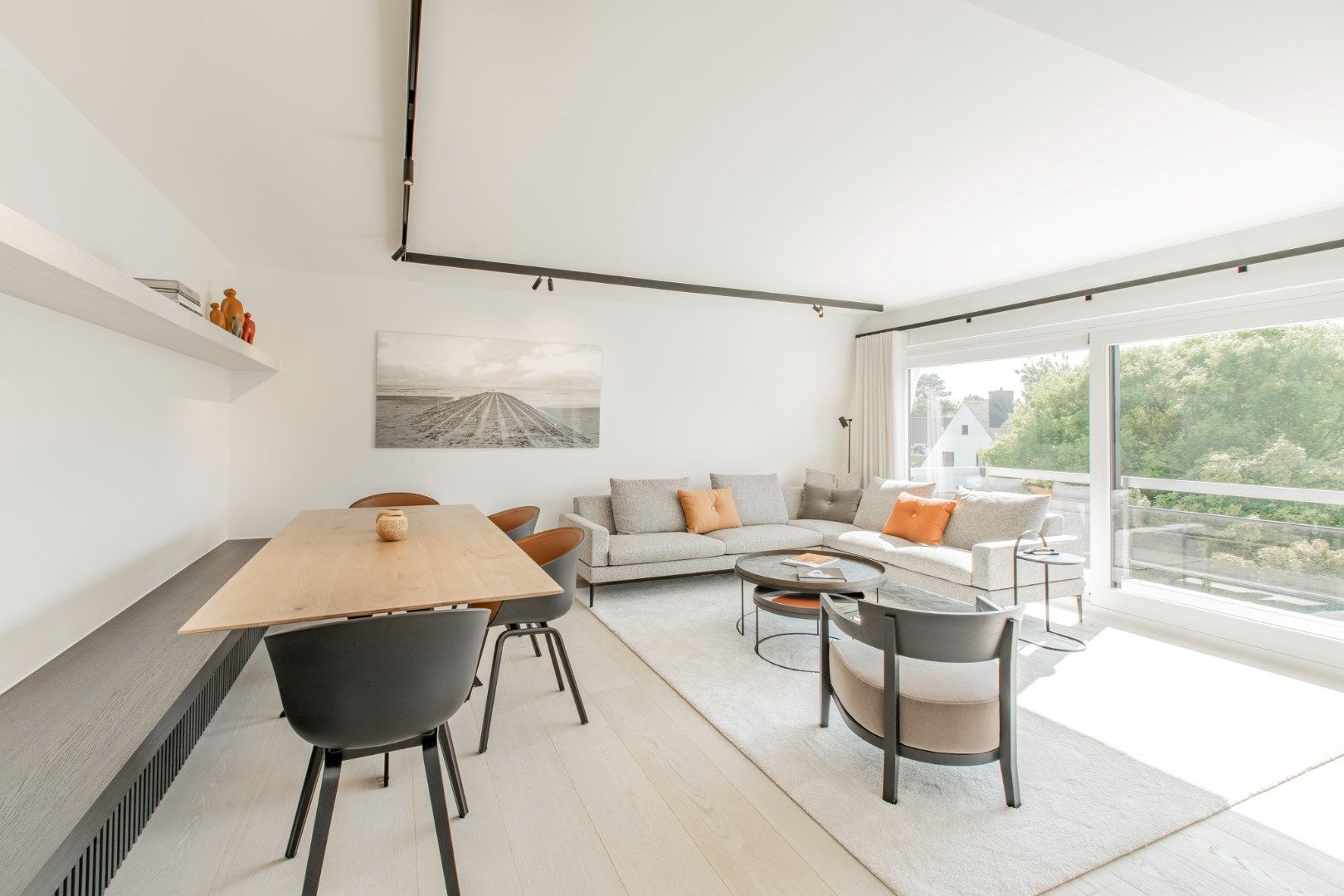 Prachtig gemeubeld duplex-appartement nabij het Dominicanenkerkje, het Albertplein en de Zeedijk! foto 2