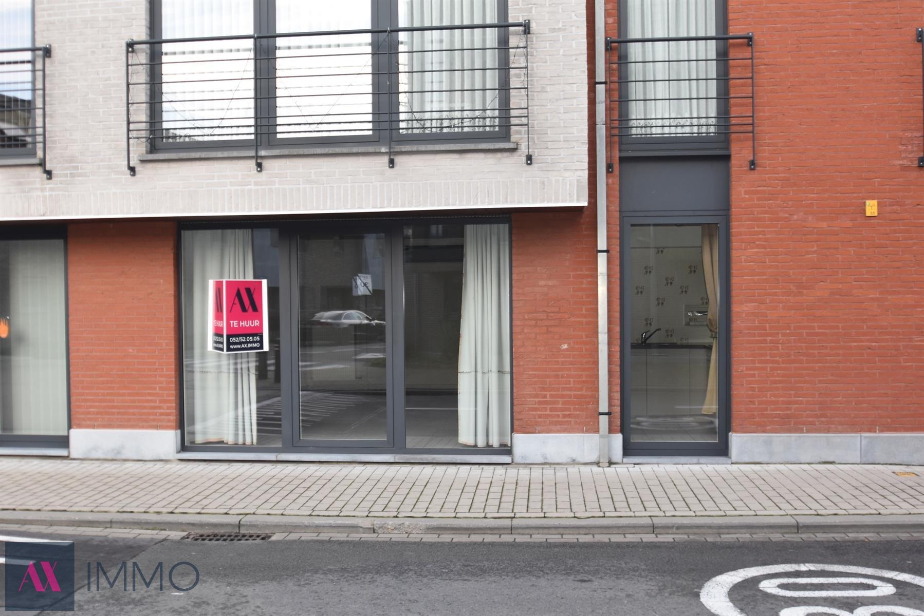 Instapklaar 1 slpk-appartement nabij winkels en openbaar vervoer! foto 13