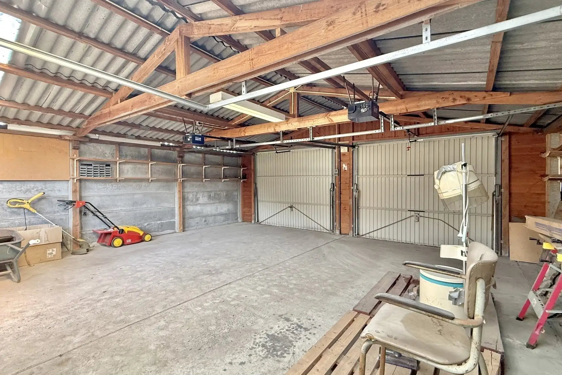 Karaktervolle te renoveren burgerwoning foto 12